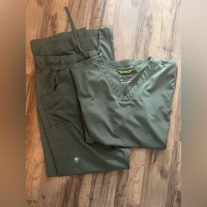 Women’s healing hands scrub set